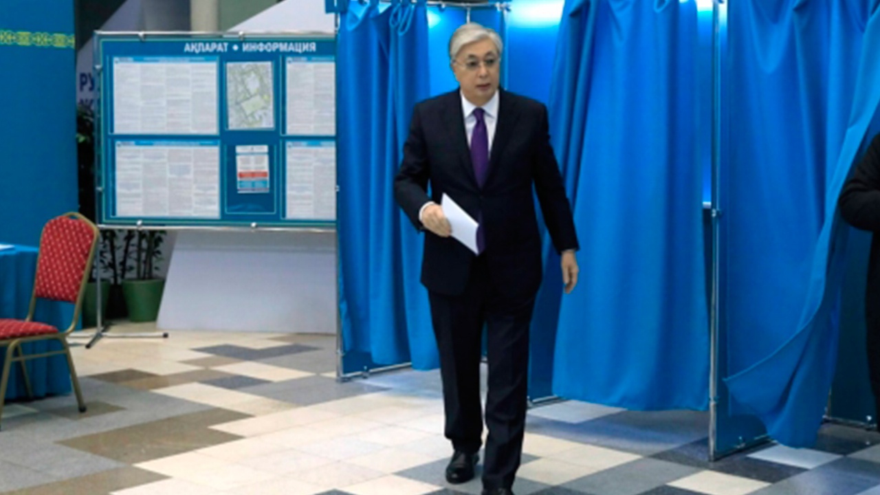 Экзитпол: на выборах президента Казахстана Токаев набирает 85,52% голосов