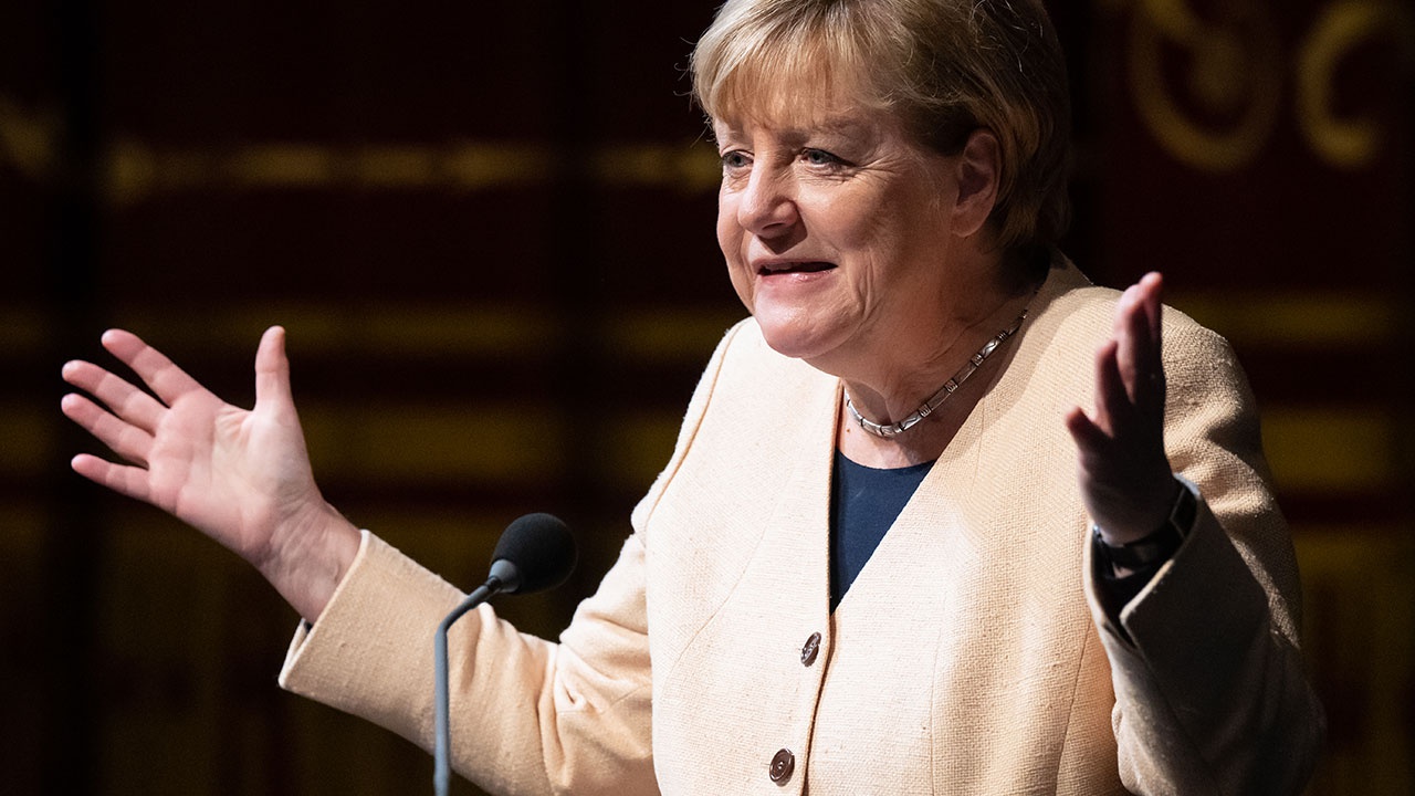 Меркель призналась, что ей не дали наладить диалог с Москвой