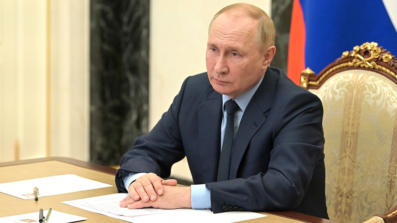 Опрос ФОМ: Путину доверяют большинство россиян