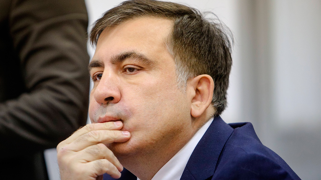 Глава Минюста Грузии: жалующийся на здоровье Саакашвили курит электронные сигареты