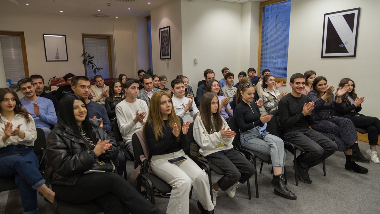 Школа волонтеров Русского дома в Ереване вручила дипломы первым слушателям