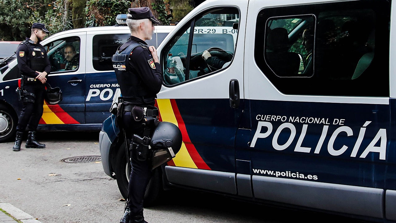 СМИ: посылку со взрывчаткой нашли в посольстве США в Мадриде