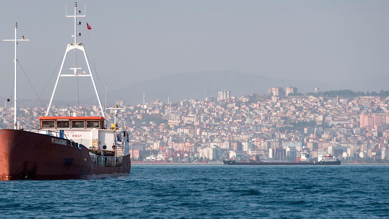 Взрыв прогремел в черноморском порту на севере Турции
