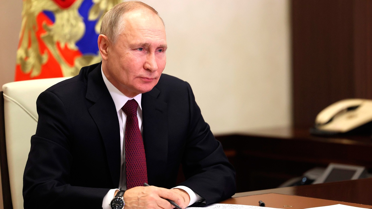Кремль: Путин со временем посетит Донбасс