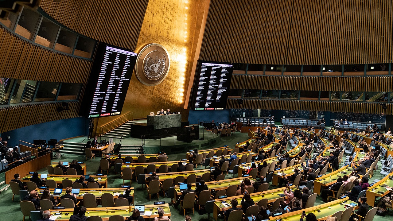 Генассамблея ООН приняла резолюцию РФ о неразмещении первыми оружия в космосе