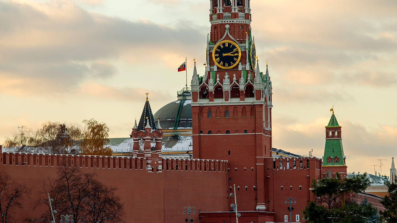 В Кремле рассматривают различные варианты ответа на введение потолка цен на нефть