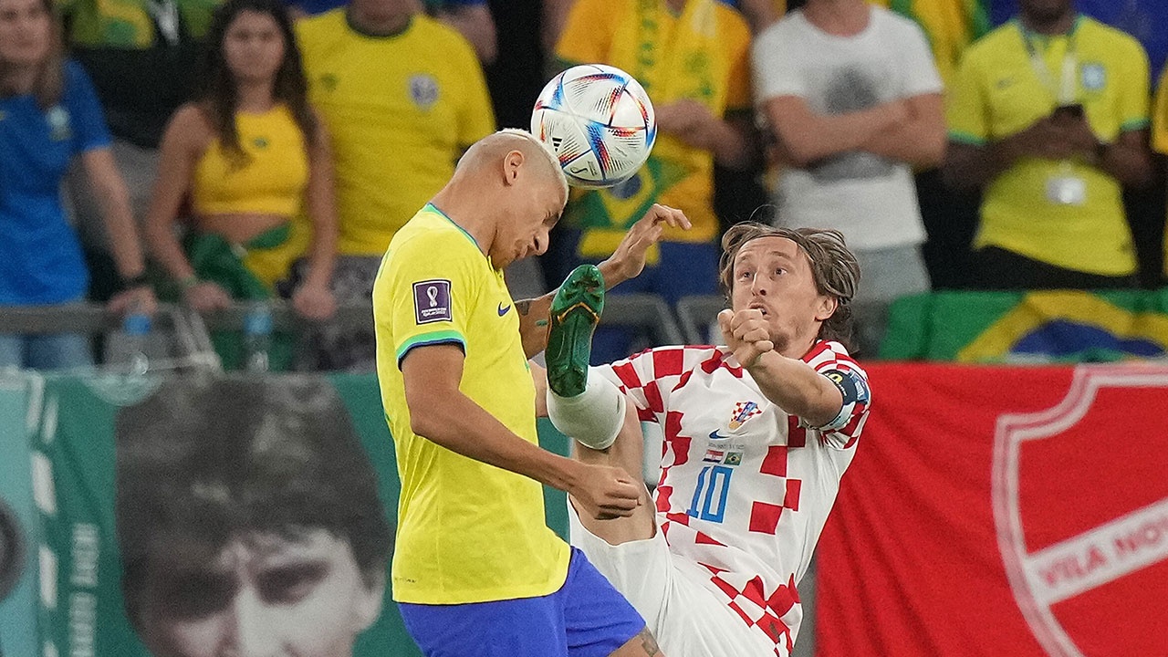 Сборная Хорватии обыграла Бразилию в серии пенальти и стала первым полуфиналистом ЧМ-22