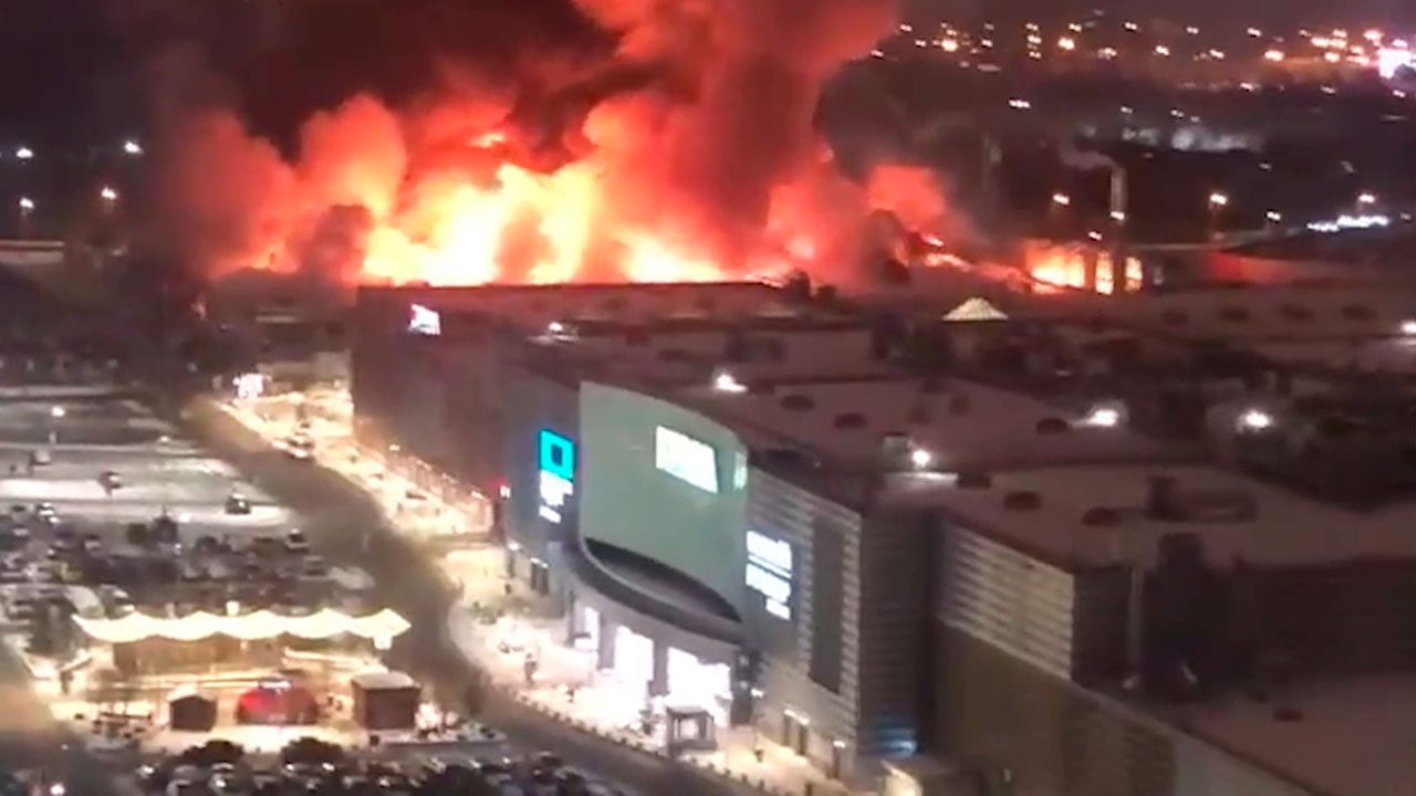 Площадь пожара в ТЦ «Мега Химки» достигла 7000 «квадратов»