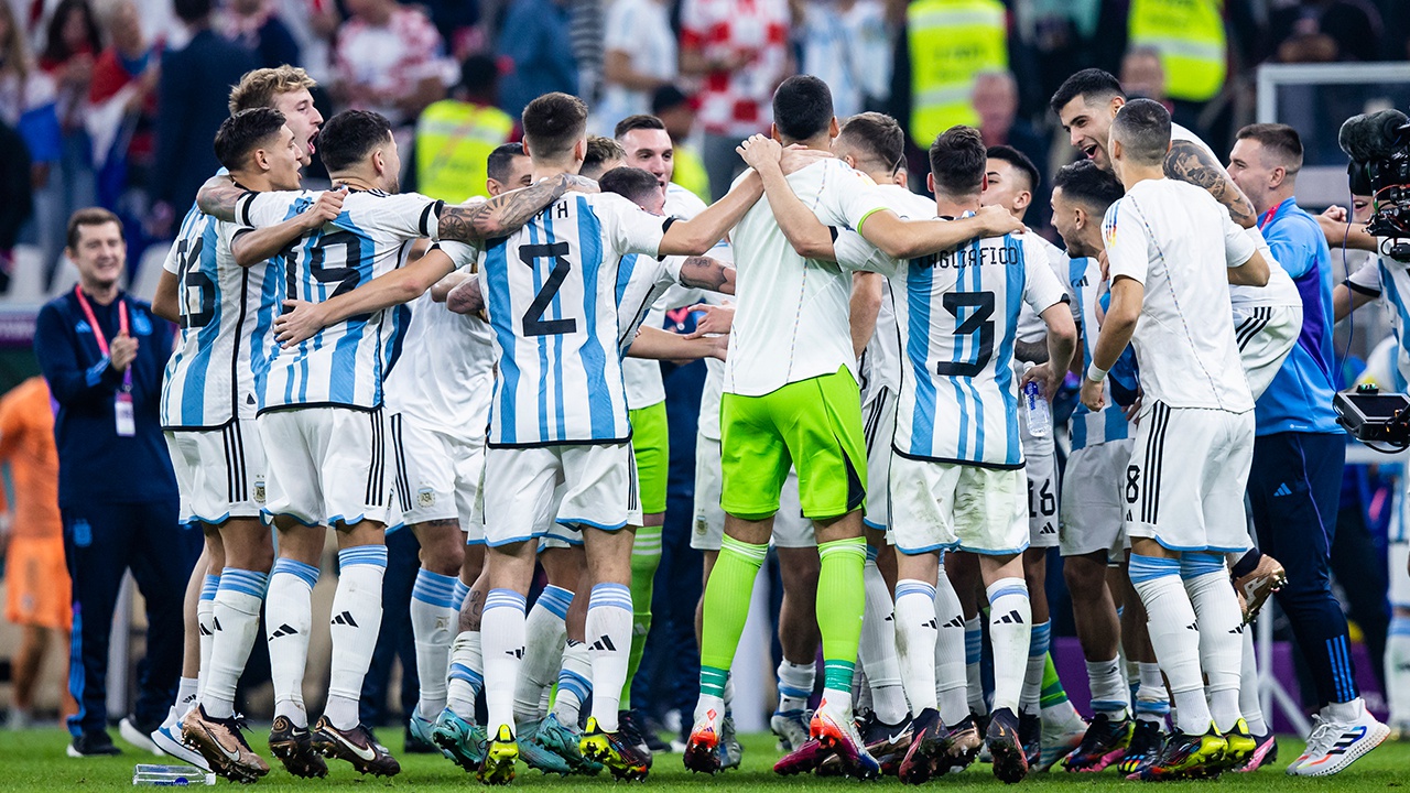 Защитник сборной Аргентины раскрыл планы игроков в случае победы на ЧМ-2022