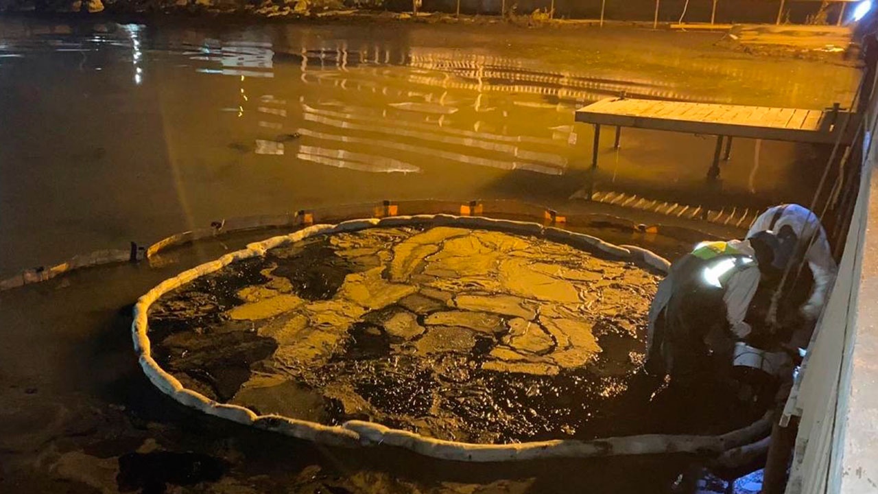 Разлив трех тонн мазута произошел в Краснодарском крае