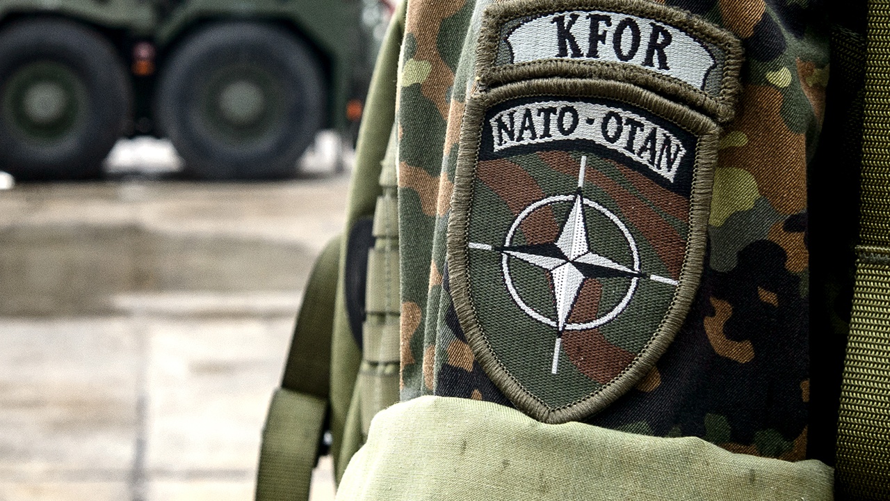 Силы НАТО в Косово сообщили о выстрелах недалеко от патруля альянса