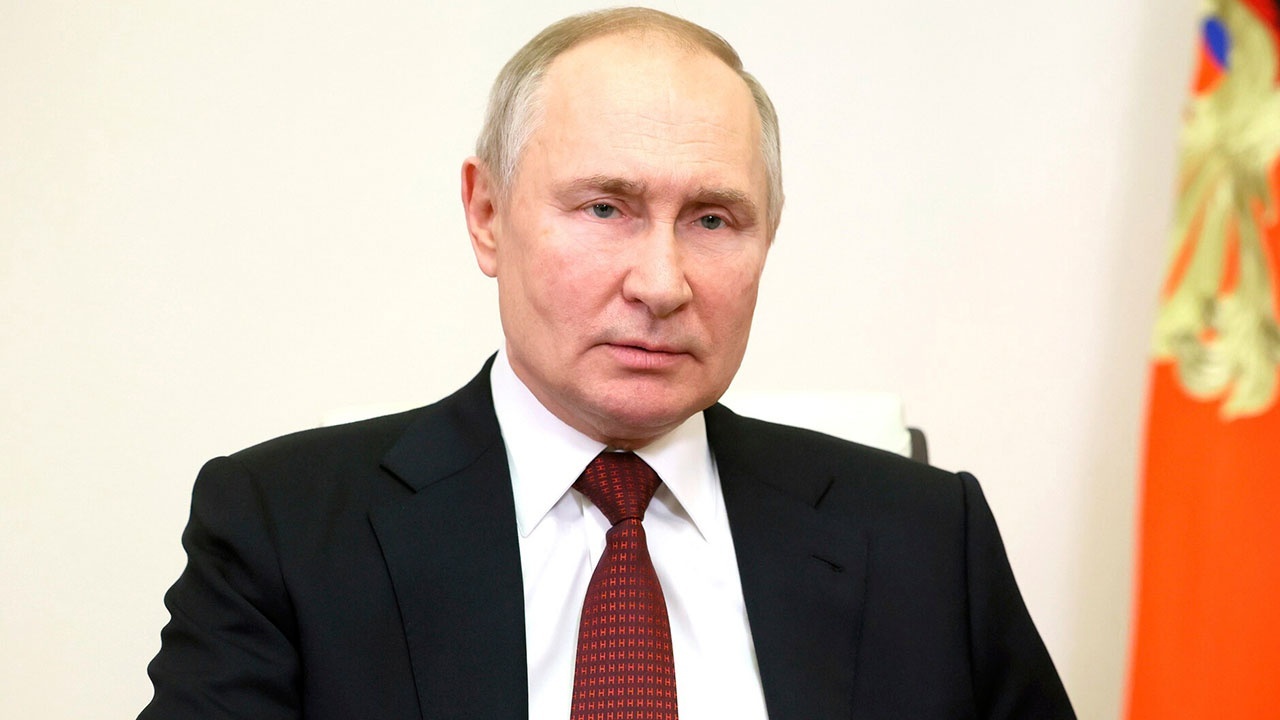 Путин разрешил иностранным покупателям гасить задолженность за газ в валюте