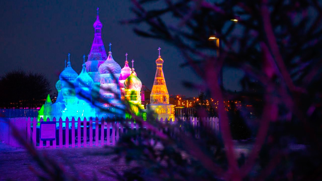 Сказочный зимний калейдоскоп: кадры с фестиваля «Ледовая Москва»