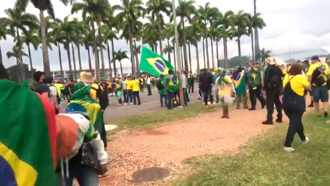 Лондон выразил поддержку Луле да Силве на фоне протестов в Бразилии