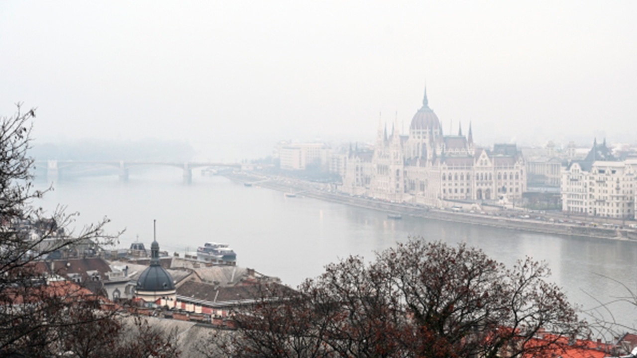 В Будапеште задержали женщину, угрожавшую обстрелять парламент ракетами