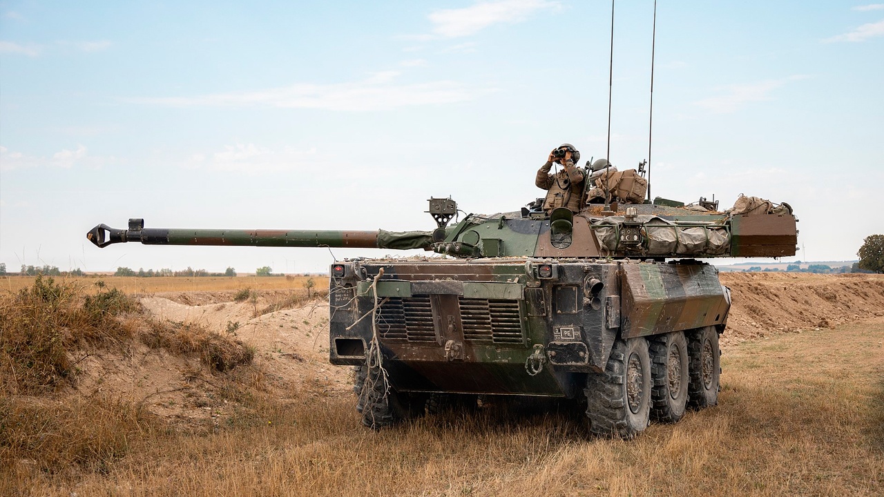 Франция намерена передать Киеву танки AMX 10-RC в течение двух месяцев