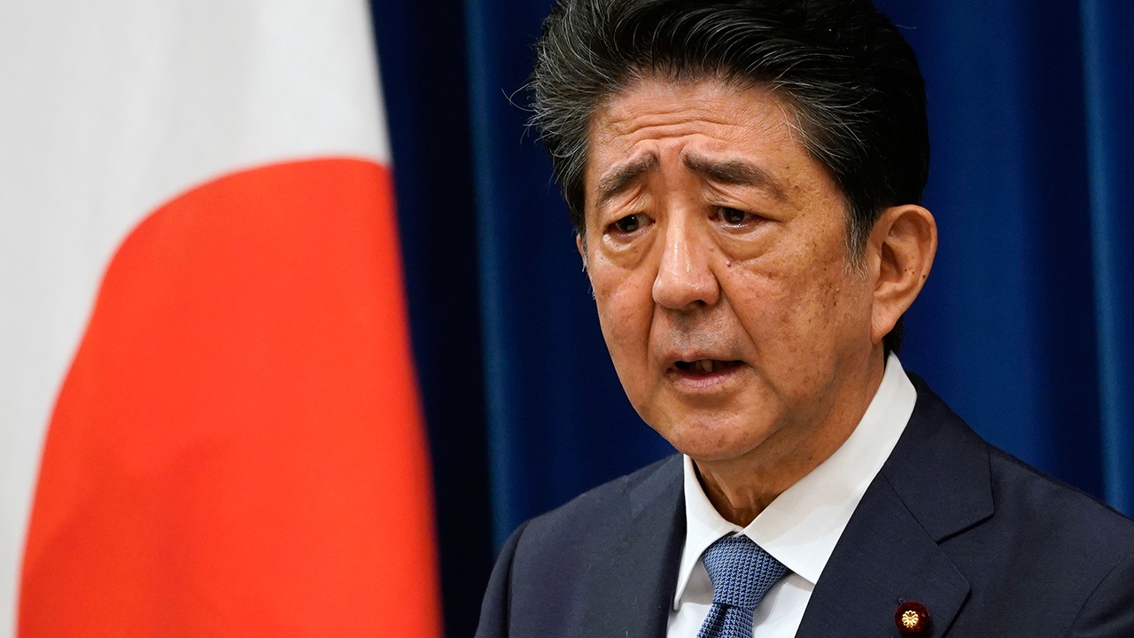 Убийце экс-премьера Японии предъявлены обвинения по двум статьям