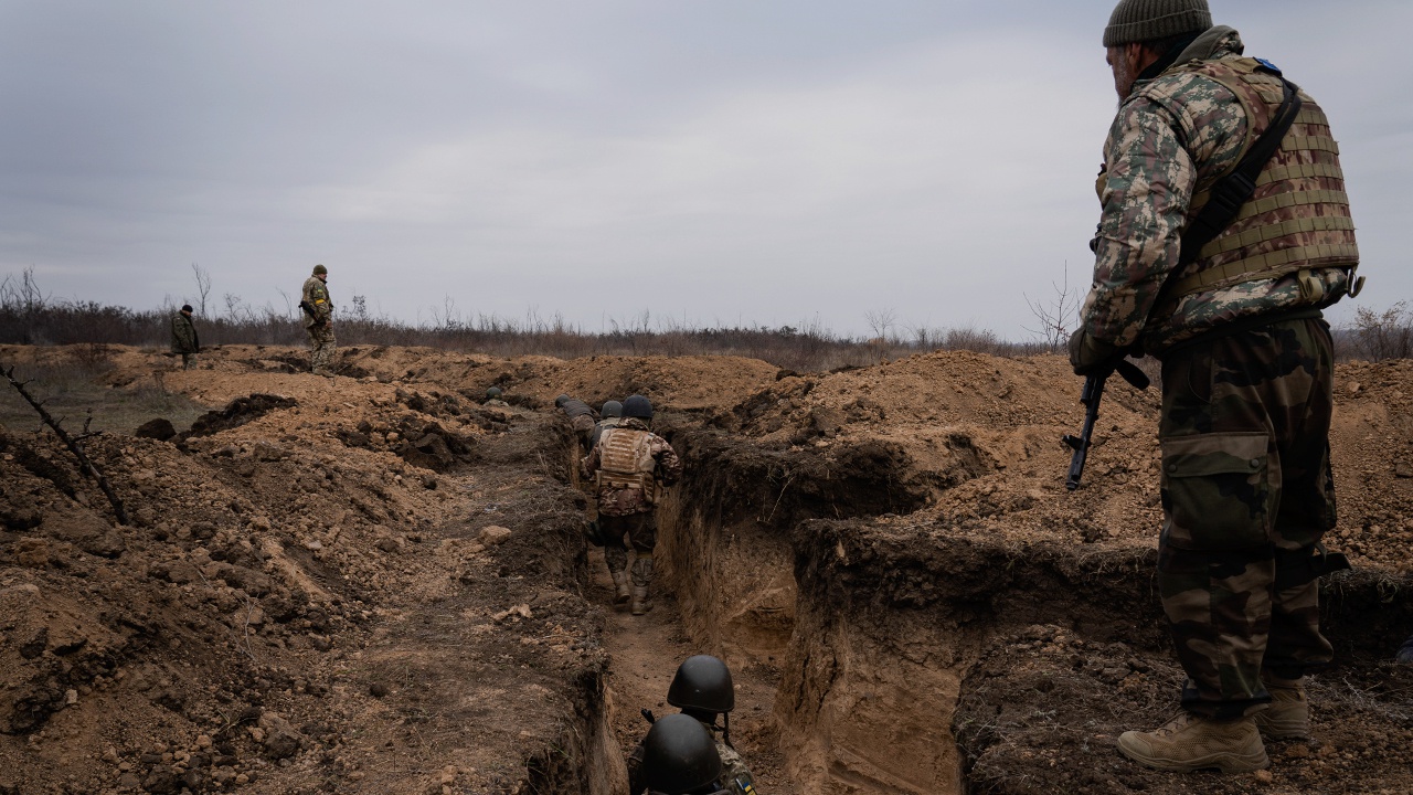 Ермак заявил, что Украина начала получать тяжелую технику от союзников