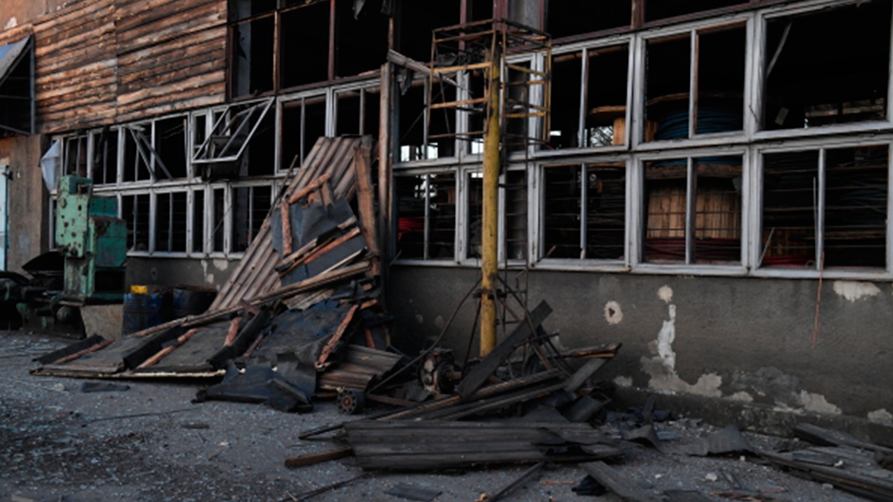 Мирный житель получил ранения в результате обстрела украинскими боевиками Донецка
