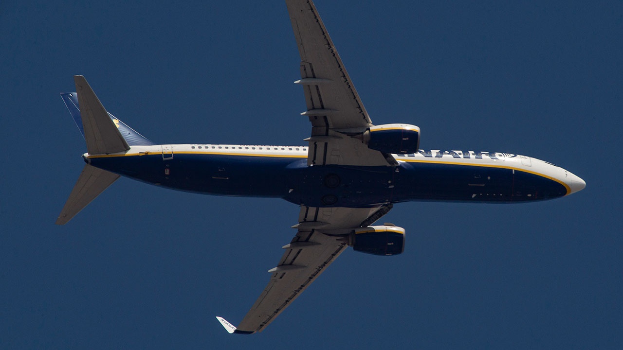 Пассажирский Boeing 738 приземлился в Афинах после сообщения о бомбе на борту