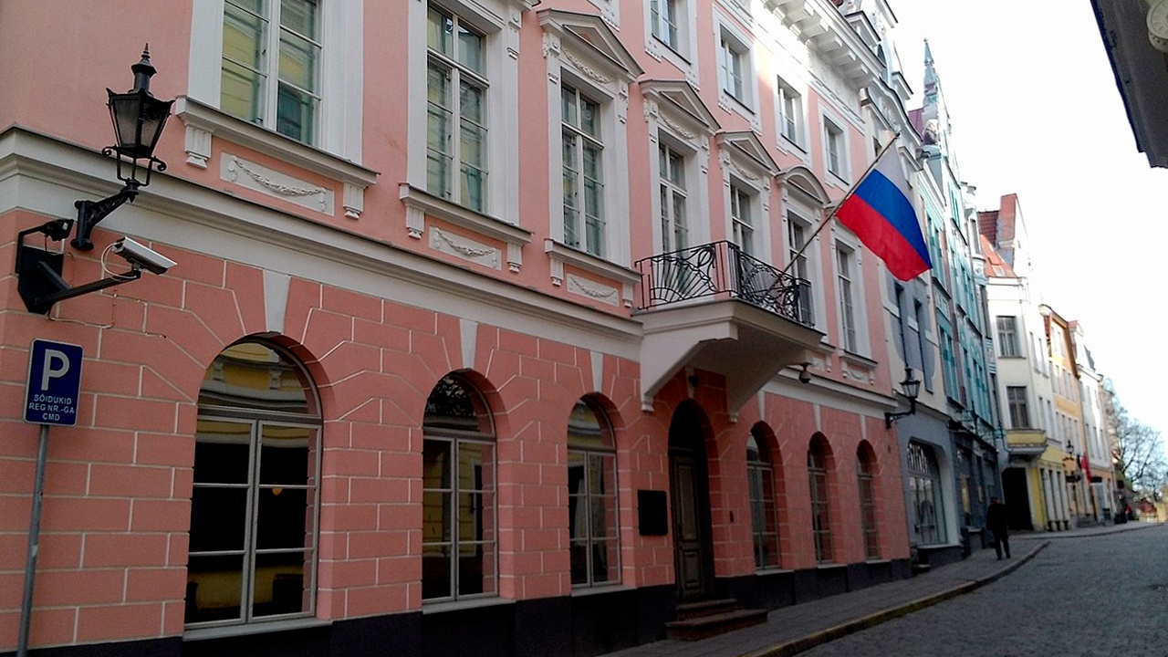 Послы России и Эстонии покинут страны дипломатической службы в один день