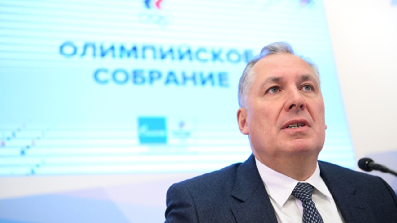 Глава ОКР высказался против решения МОК рассмотреть допуск россиян к соревнованиям без флагов