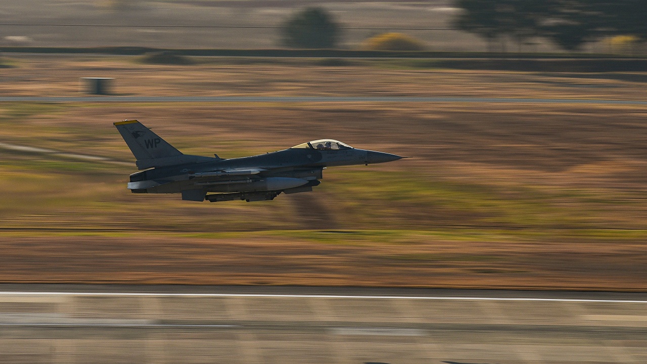 Financial Times: Lockheed Martin готовы поставлять истребители F-16 на Украину через третьи страны