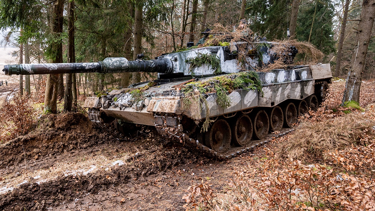 Эксперт Данюк заявил, что кампания по передаче Киеву западных танков инициирована Варшавой