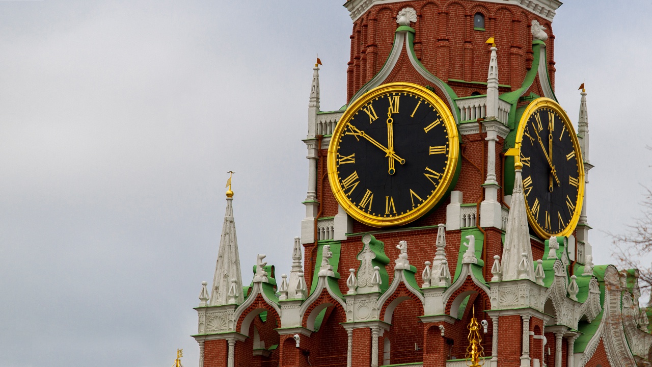 Минпромторг официально переведет четыре новых региона РФ на московское время