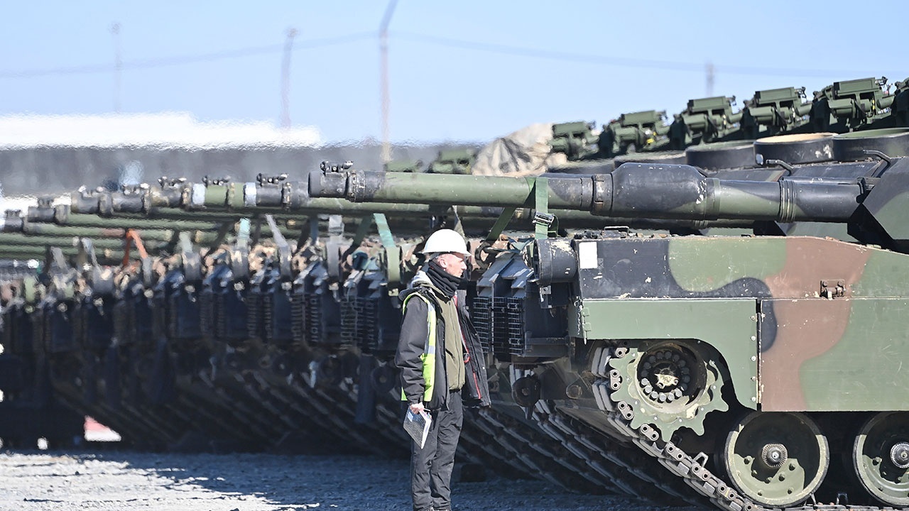 Министр обороны Польши заявил о создании танковой коалиции для помощи Киеву