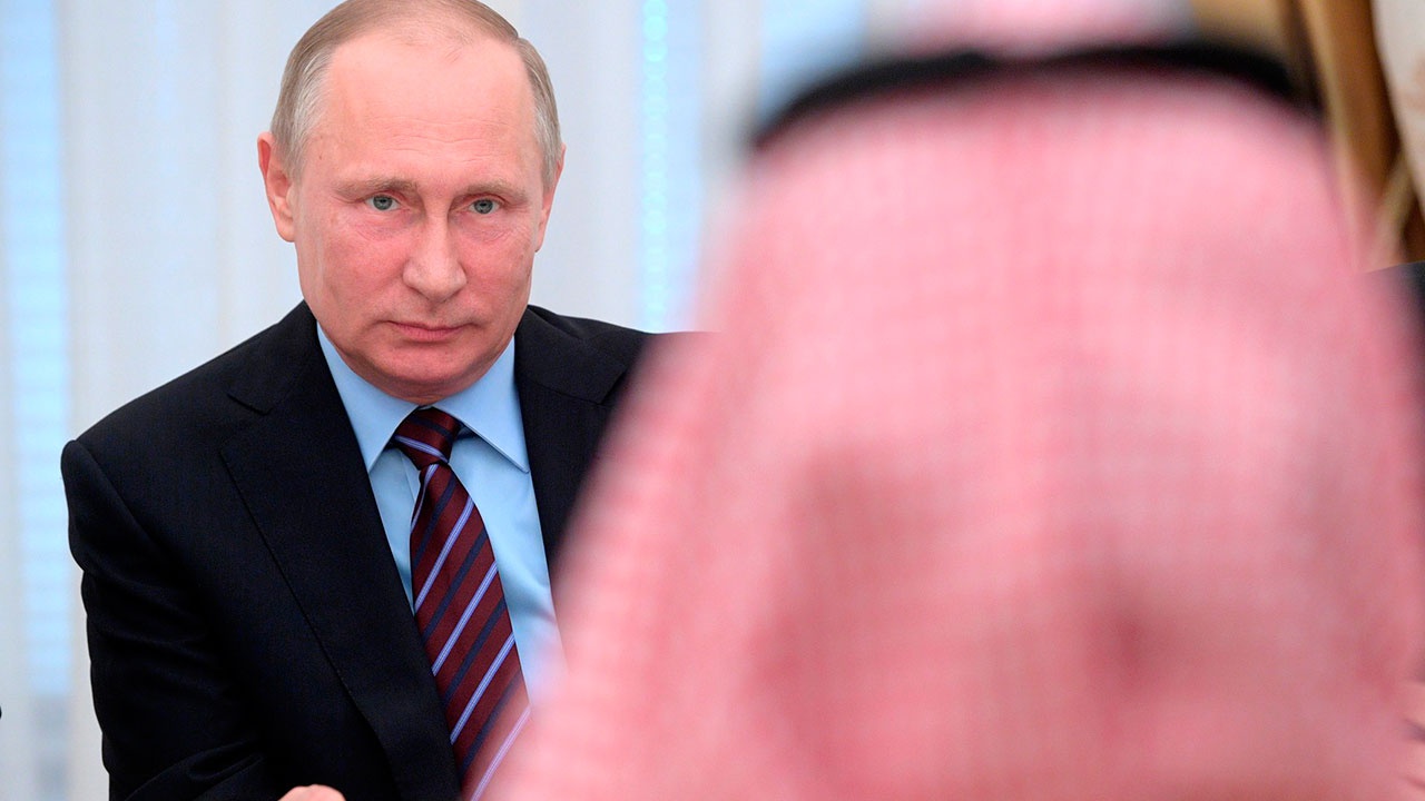 Путин провел телефонный разговор с наследным принцем Саудовской Аравии