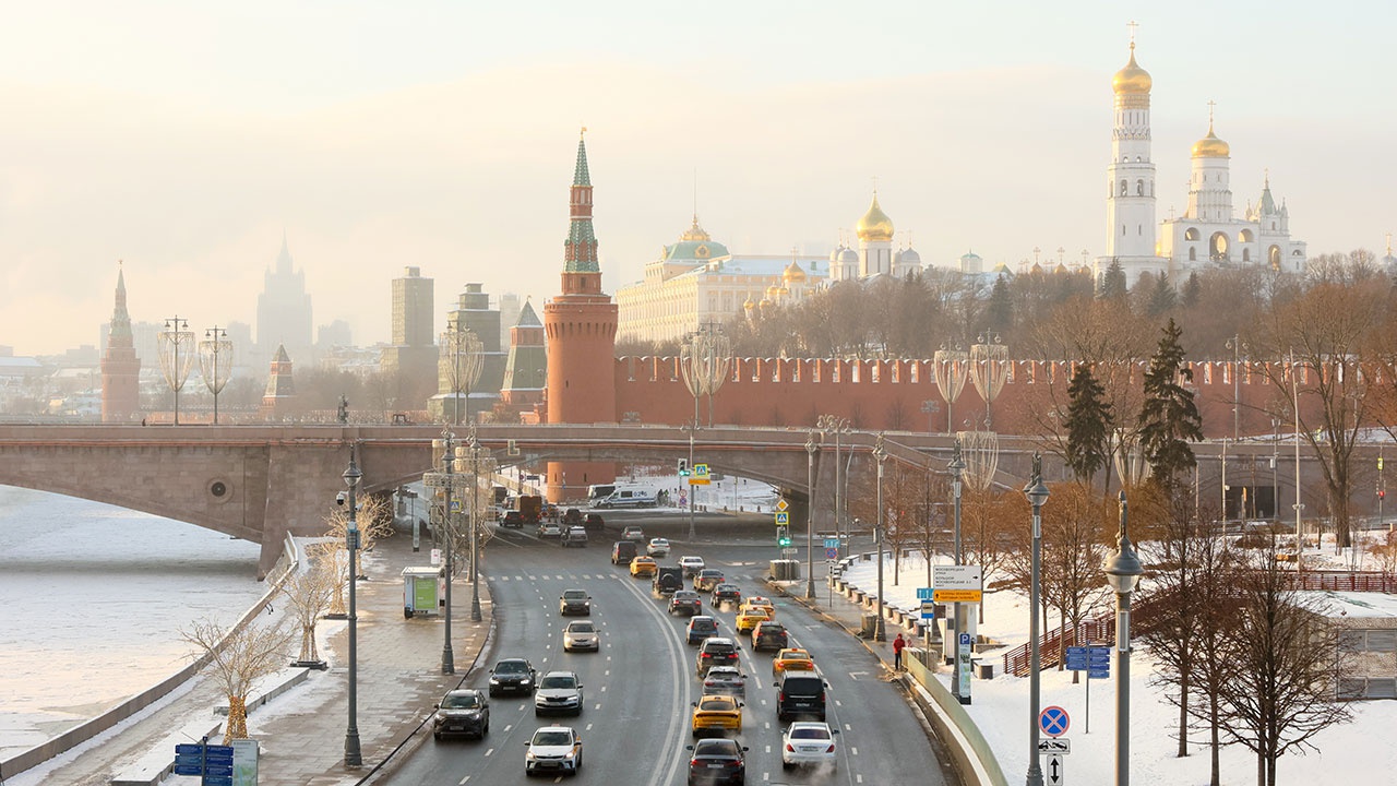 Песков назвал абсолютно положительными перспективы экономического развития России