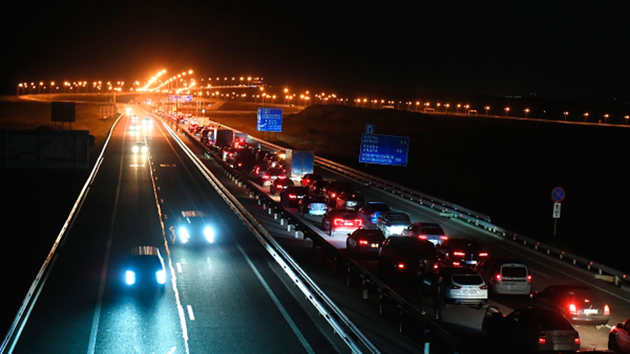 Минтранс РФ сообщил о возобновлении автомобильного движения по Крымскому мосту