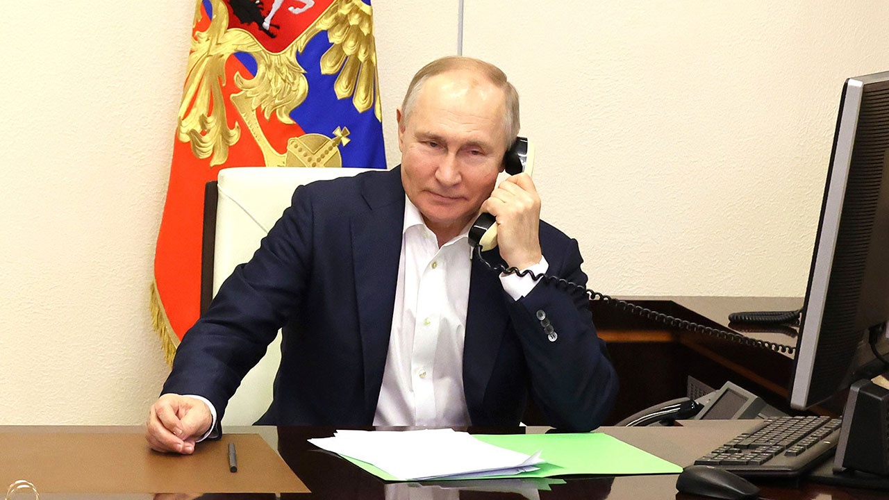 Путин и президент Алжира в телефонном разговоре обсудили сотрудничество по ОПЕК+