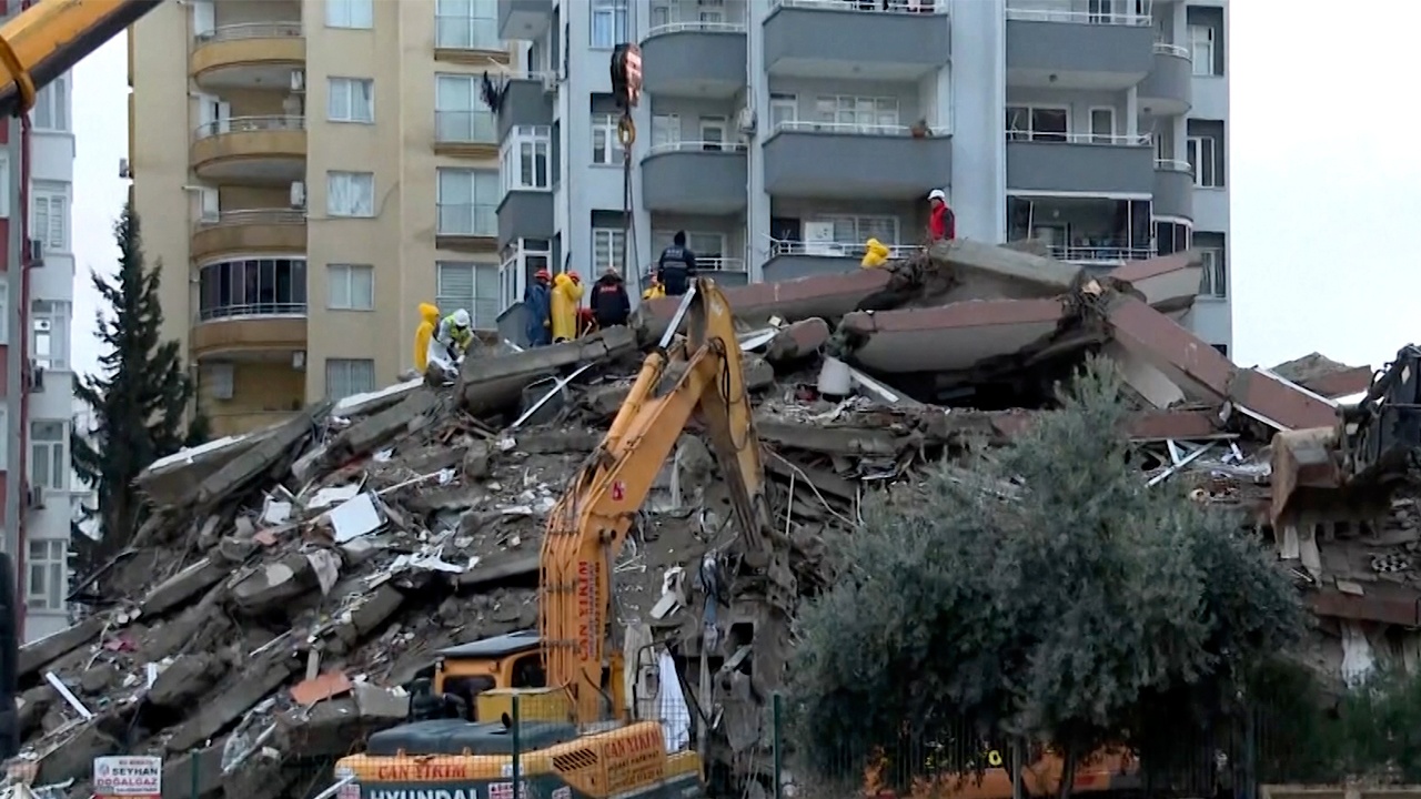 Новое землетрясение магнитудой 5,3 сотрясло Турцию