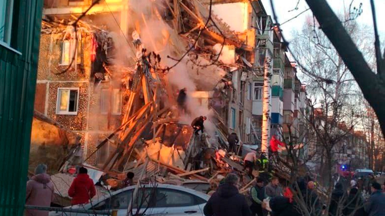 Спасатели достали пять человек из-под завалов жилого дома в Ефремове