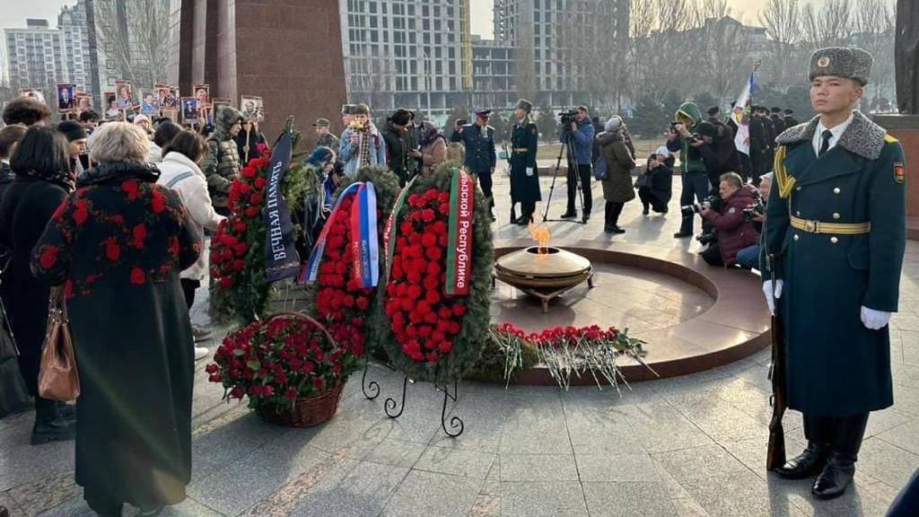 В Бишкеке отметили 80-летие победы в Сталинградской битве