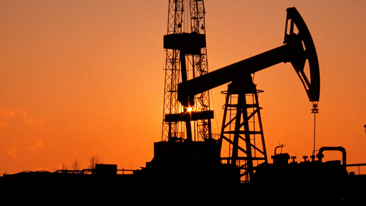 Новак: Россия сократит добычу нефти на 500 тысяч баррелей в сутки