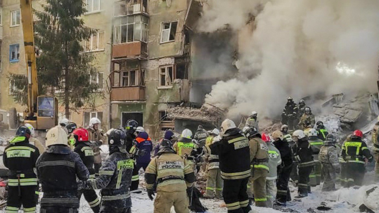 При разборе завалов в Новосибирске нашли тело тринадцатого пострадавшего