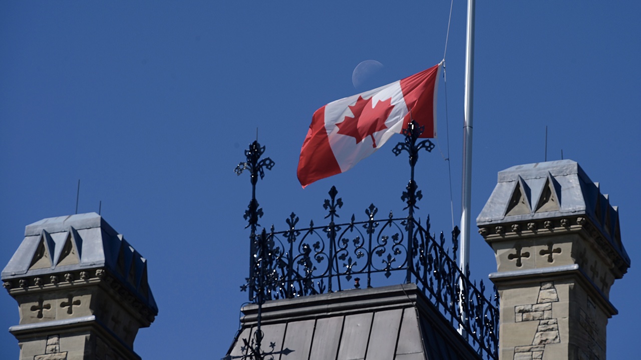 В МО Канады заявили, что сбитый американскими F-22 объект угрожал гражданской авиации 