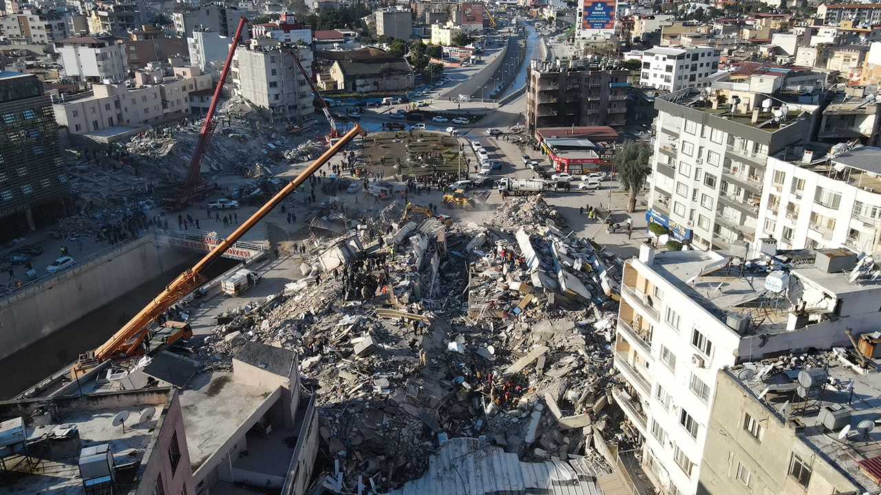 Число жертв землетрясения в Турции достигло 29 605