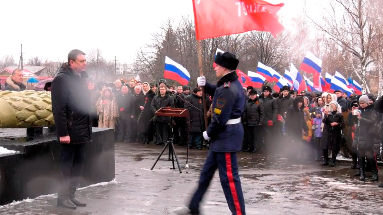 Путеводная звезда луганск. Митинг в Луганске в 2014 году. Луганская народная Республика. Луганск звезда. 14 Февраля освобождение Луганска.