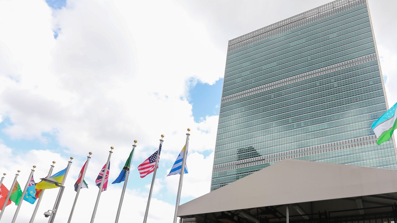 США отказали дипломатам из России в визах на сессию по информтехнологиям в ООН