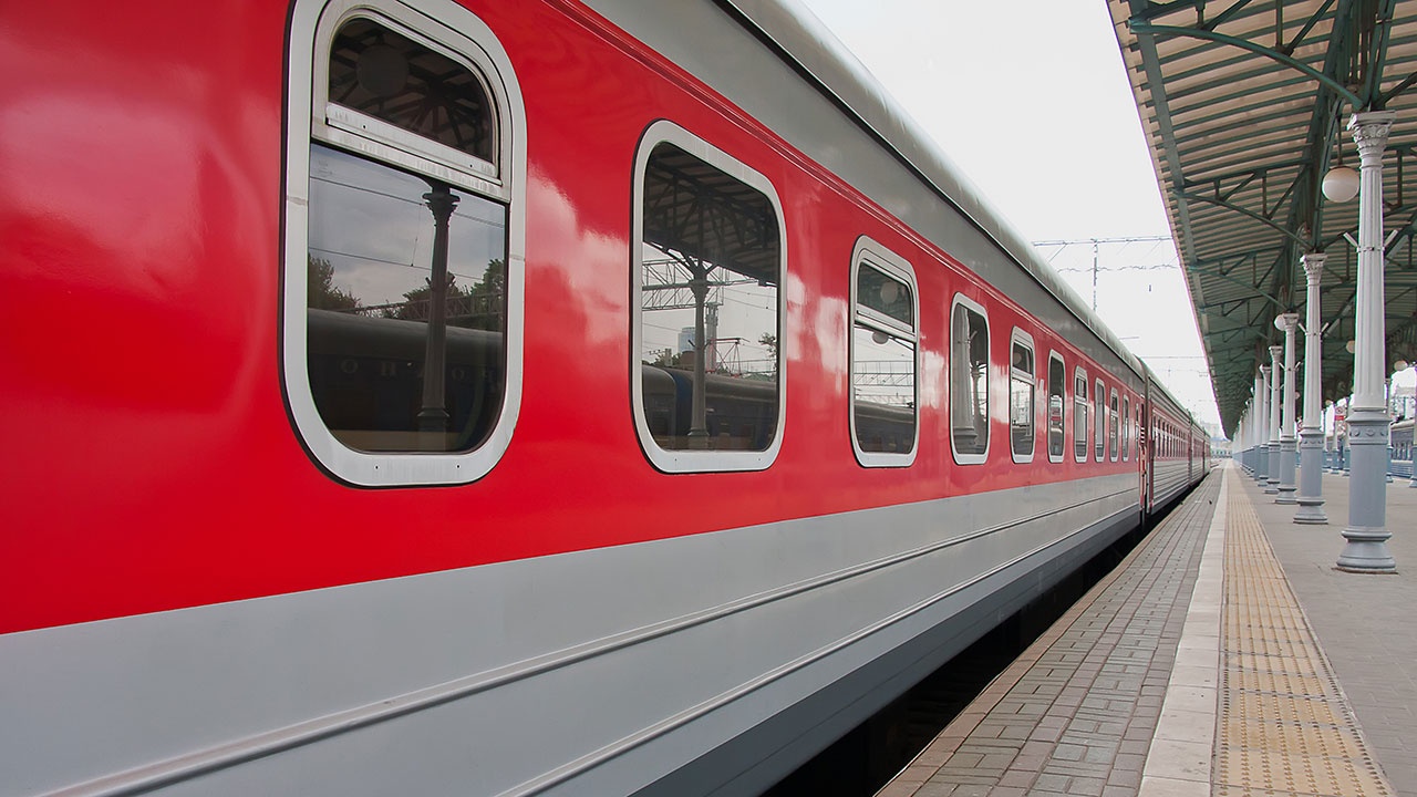 В России вышла в рейс первая женщина-машинист поезда дальнего следования