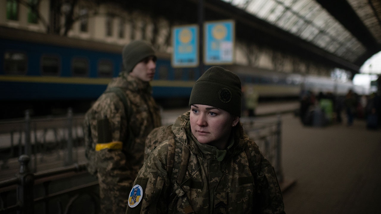 Марочко заявил, что на Украине усилили вербовку женщин в армию