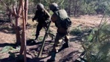Бойцы ВДВ накрыли огнем 82-мм минометов «Поднос» позиции националистов