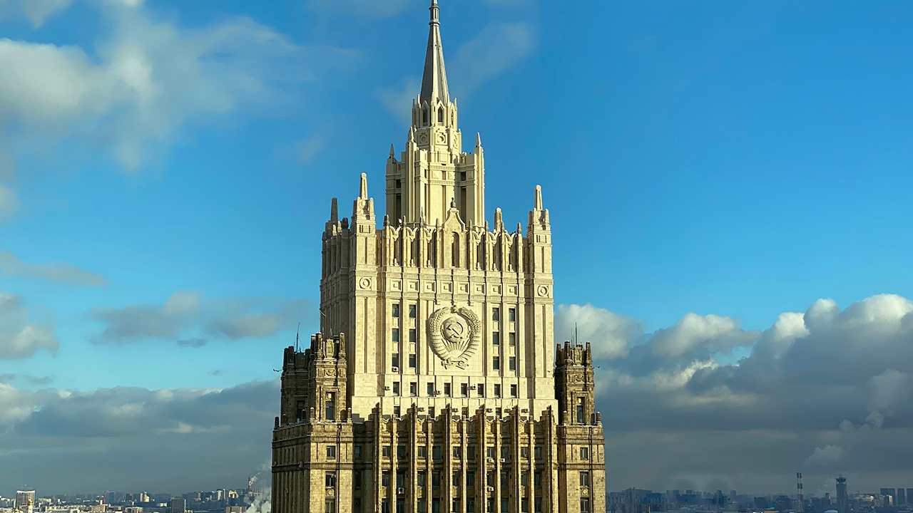 Дипломат Биричевский заявил, что Россия не исключает никаких вариантов ответа на санкции