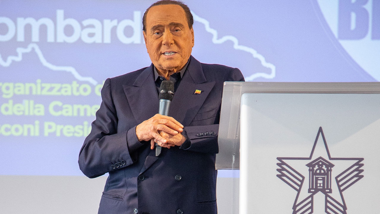 RTL: экс-премьер Италии Сильвио Берлускони госпитализирован в Милане