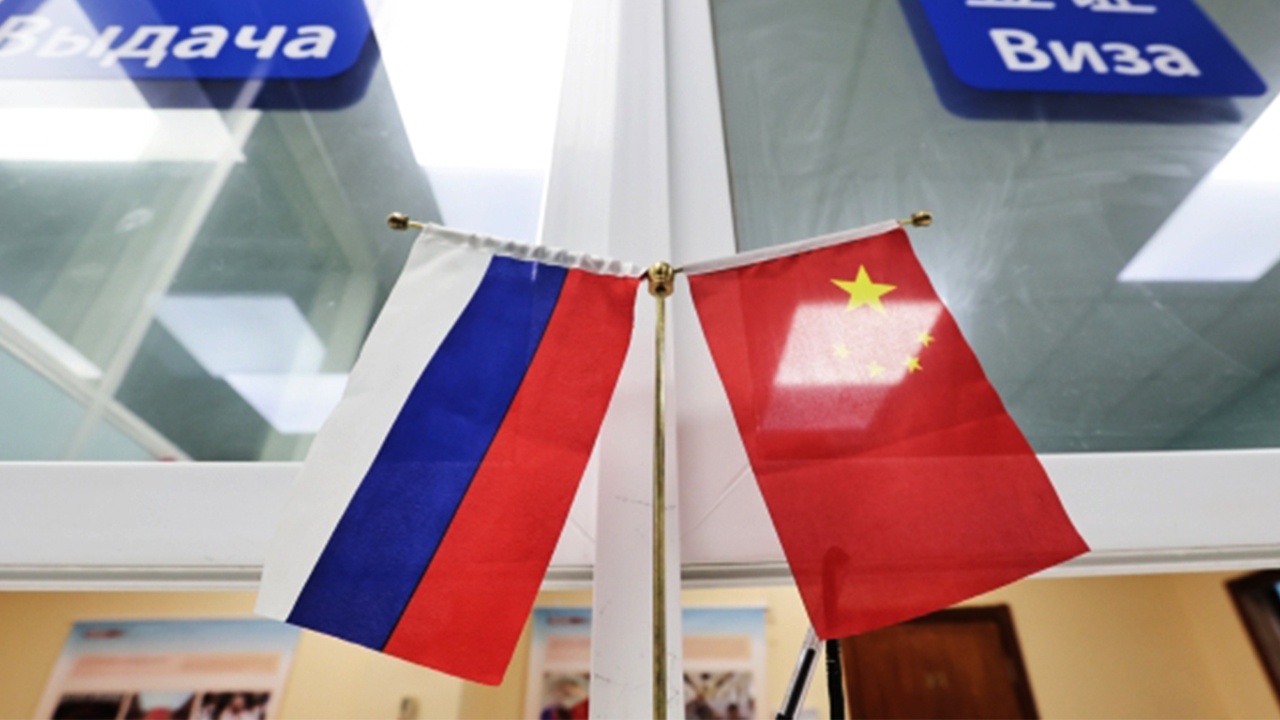 Китай откроет визовые центры в Москве и Петербурге