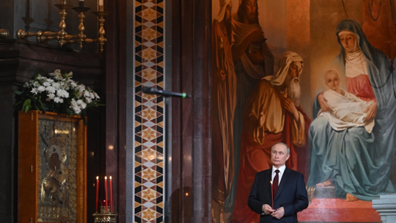 Песков сообщил, что Путин планирует встречать Пасху в церкви